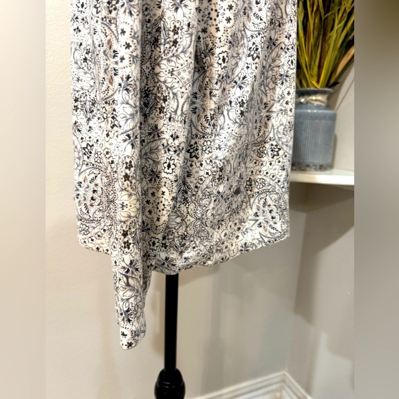 Croft & Barrow Cream Long Sleeve Relaxed Blouse - Picture 3 of 7